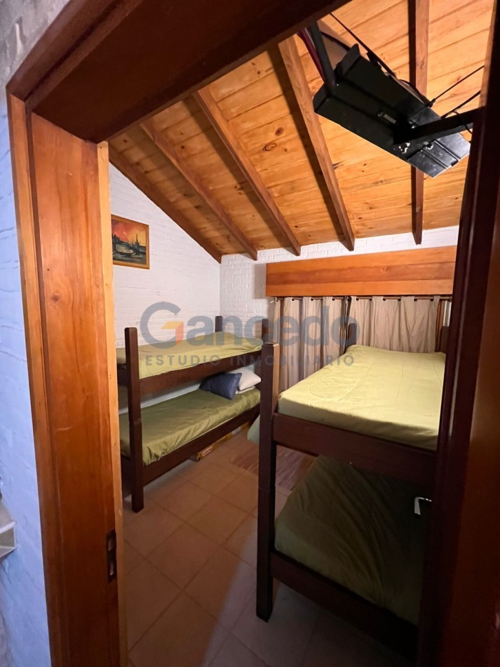 Casa en alquiler zona lasalle a pasos del mar.