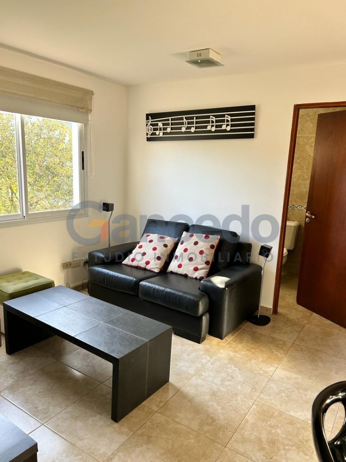 Departamento a la Venta en Primer Piso con Cochera y Parrilla en Mar de Ostende, a Minutos de Pinamar - ¡A Pasos de la Playa!