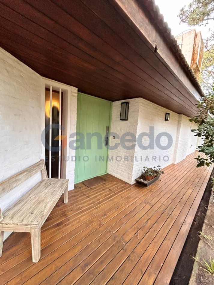 Casa en Venta a Dos Cuadras de la Playa en Lasalle, Pinamar