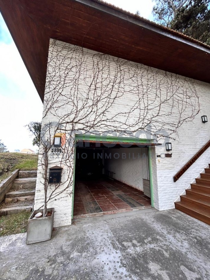 Casa en Venta a Dos Cuadras de la Playa en Lasalle, Pinamar