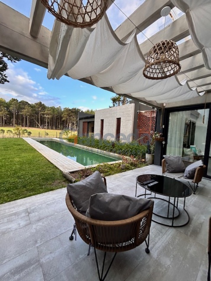 CASA EN ISLA DEL GOLF CON PILETA  PINAMAR ALQUILER TEMPORAL