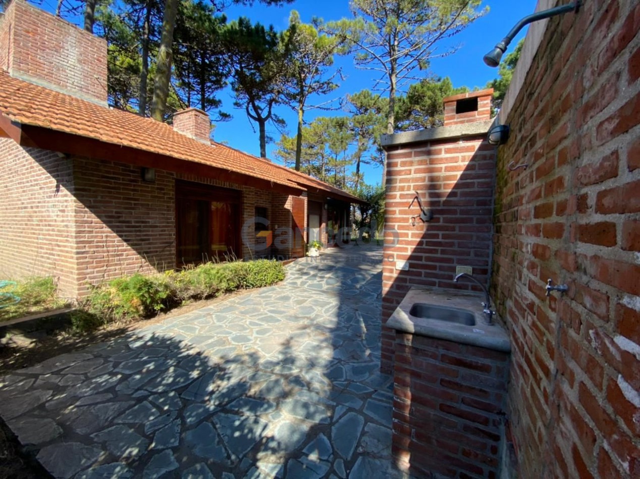 Casa en alquiler zona lasalle a pasos del mar.