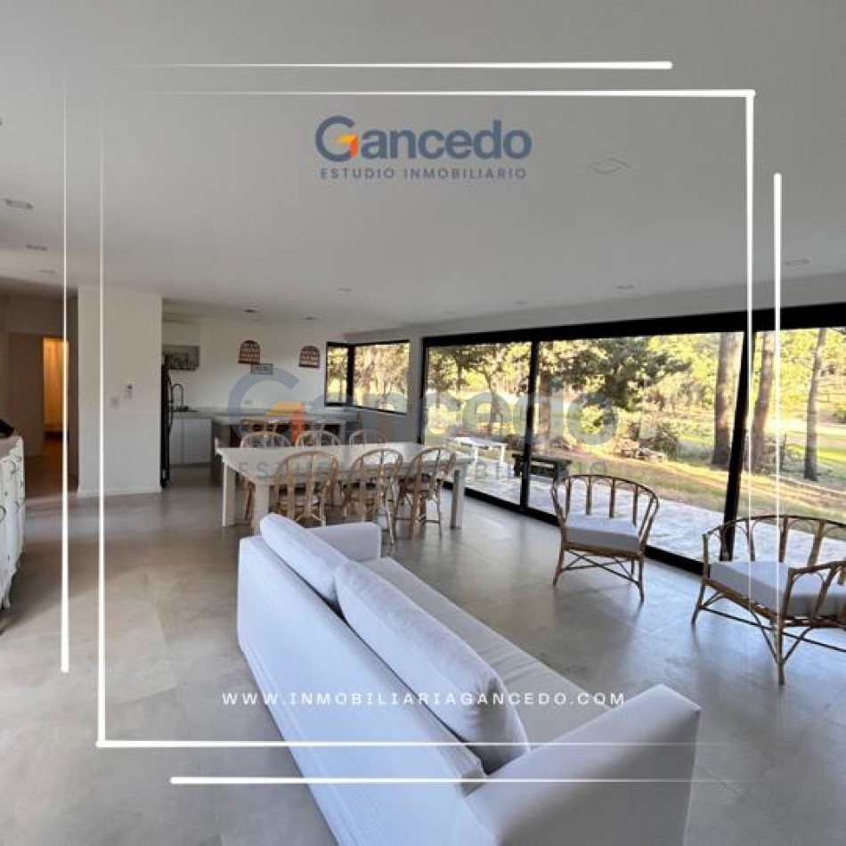 Casa en Venta Moderna de Hormigon en Isla del Golf Jardin tres dormitorios, Pinamar