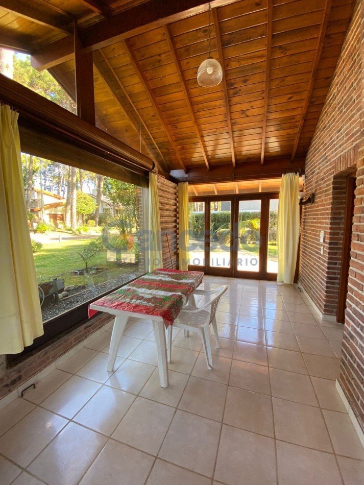 Casa en alquiler zona lasalle a pasos del mar.