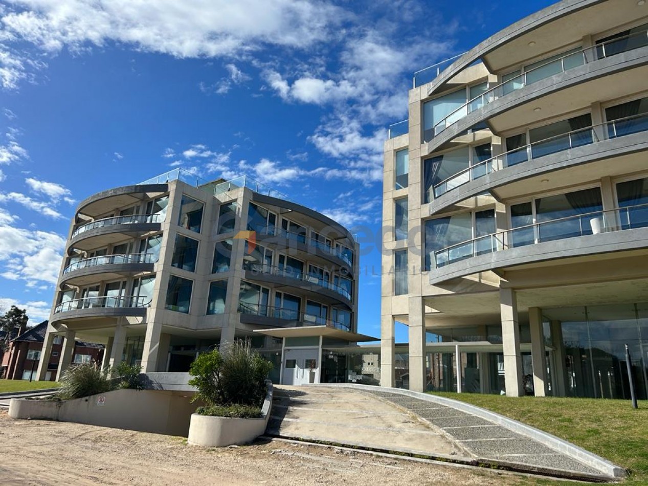 Alquiler Temporal en Carilo: Moderno Departamento a 1 cuadra del mar con Excelente Ubicacion  