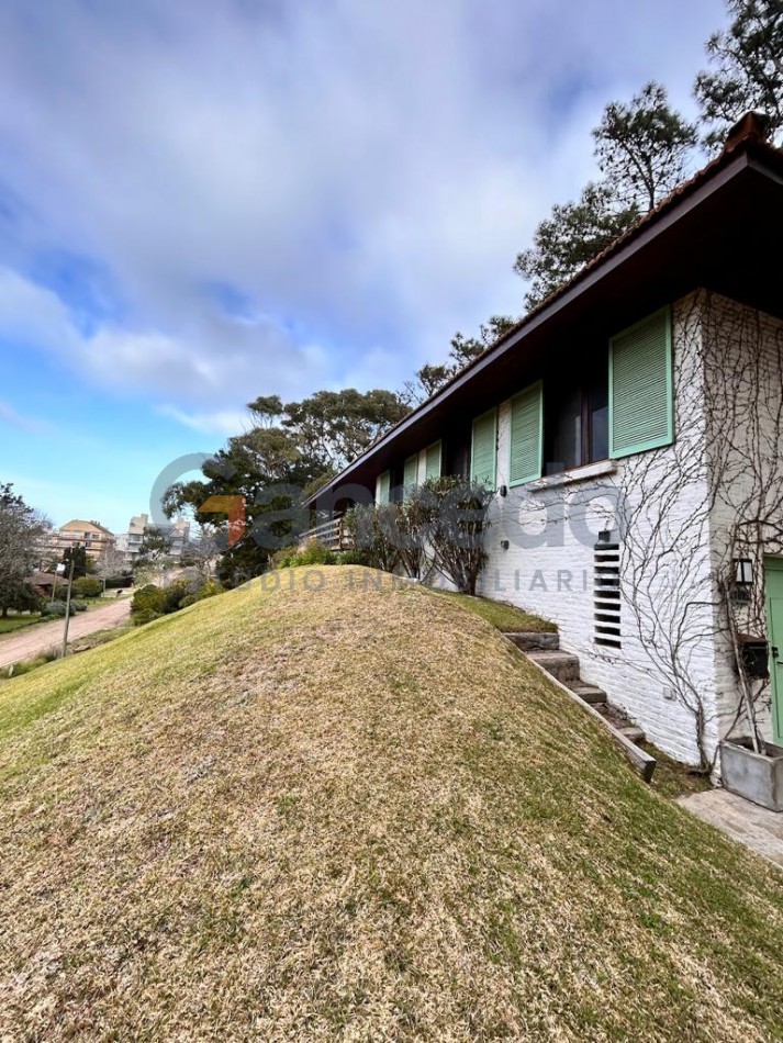 Casa en Venta a Dos Cuadras de la Playa en Lasalle, Pinamar