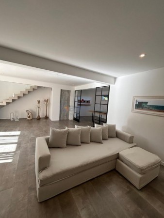 Casa En Venta En Barrio Ecuestre Costa Esmeralda Con Pileta, Playroom Y Acceso A Cancha De Polo