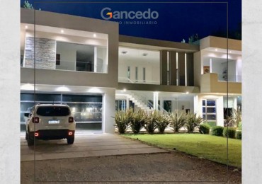 Casa en Venta Barrio La Herradura con Amplios Espacios 4 Dormitorios en Pinamar