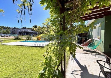 Casa de 3 dormitorios Luminosa con Pileta y Todas las Comodidades para disfrutar de Vacaciones en Familia, Zona Nayades, Pinamar