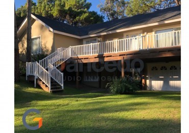 Casa en Alquiler temporal PINAMAR 3 DORM parrilla y jardin