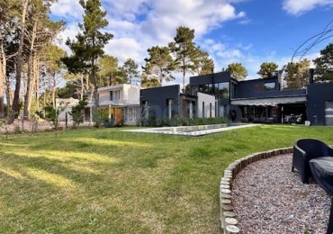 CASA EN ISLA DEL GOLF CON PILETA  PINAMAR ALQUILER TEMPORAL