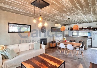 CASA MODERNA EN VENTA EN UNA PLANTA 8 PLAZAS BARRIO NAYADES PINAMAR