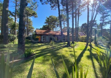 Casa en alquiler zona lasalle a pasos del mar.